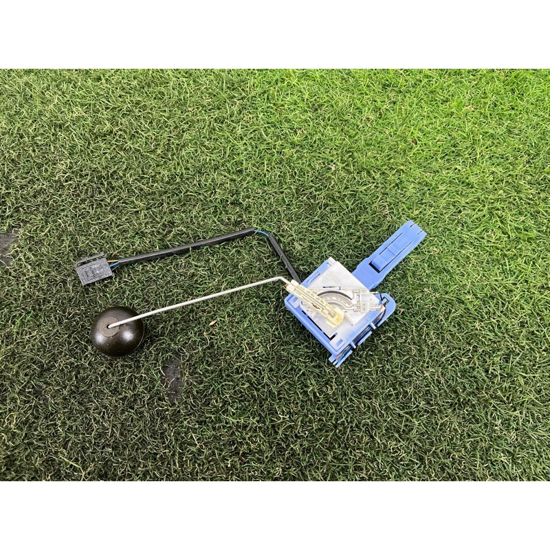 Датчик уровня топлива (электрика / датчики) Volkswagen Touareg II NF 2013 3.0 7P0919673B