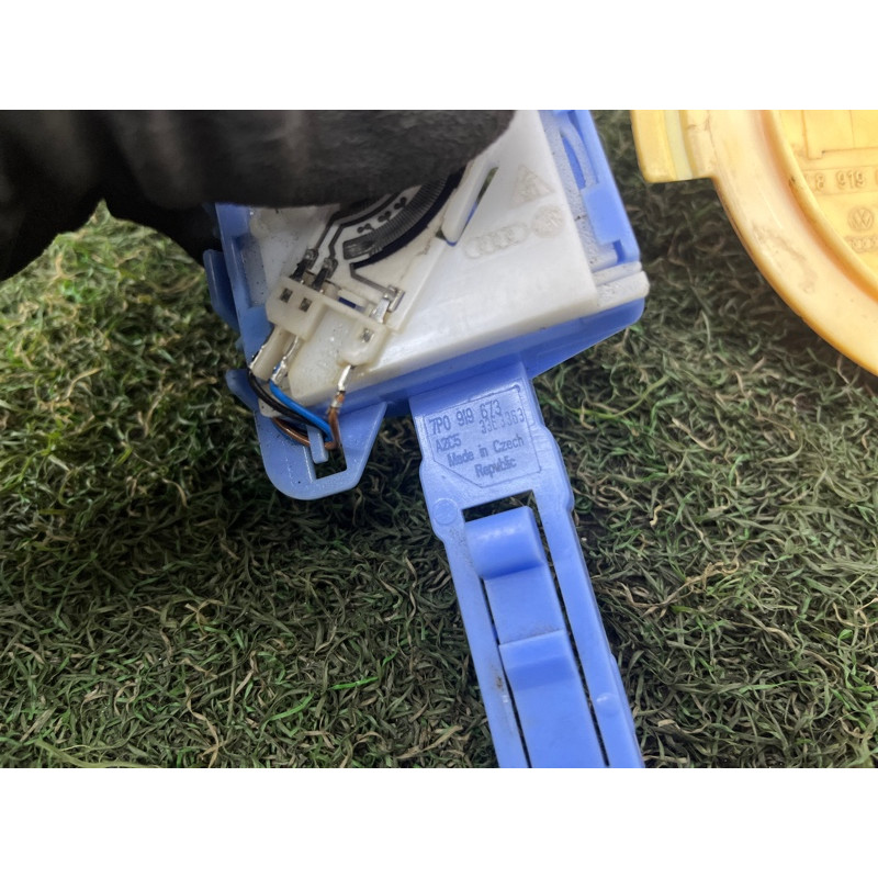 Датчик уровня топлива (электрика / датчики) Volkswagen Touareg II NF 2013 3.0 7P0919673