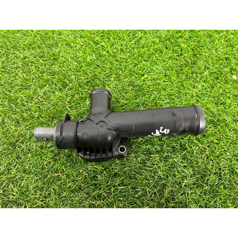 Фланец системы охлаждения (система охлаждения) Volkswagen Amarok 2H 2012 2.0 03L121131M