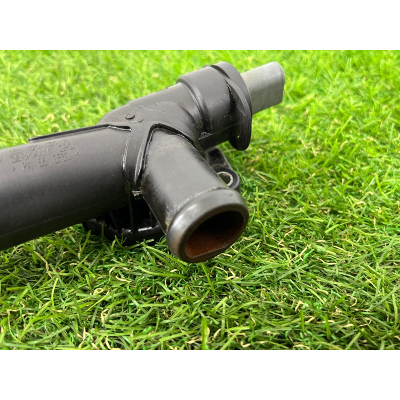 Фланец системы охлаждения (система охлаждения) Volkswagen Amarok 2H 2012 2.0 03L121131M