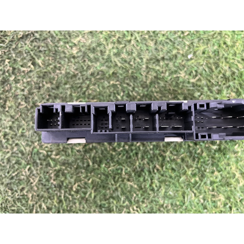 Блок управління сидінням (електрика / блок управління) BMW 5-series G30 2017 2.0 B46B20 61357471370