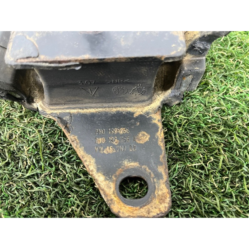 Подушка двигателя (двигатель и элементы) Volkswagen Amarok 2H 2012 2.0 2H0199256A