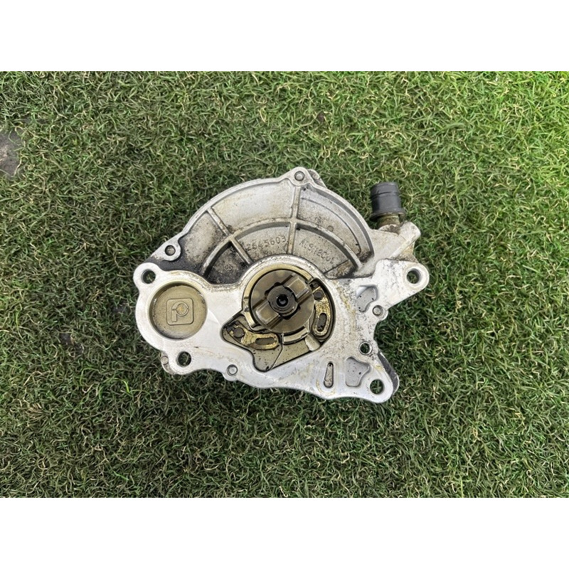 Вакуумный насос (тормозная система) Volkswagen Amarok 2H 2012 2.0 03L145100H