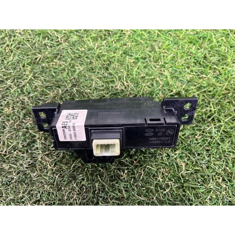 Блок кнопок (электрика / кнопки) Hyundai Ioniq AE 2021 1.6 Hybrid 93555G25004X