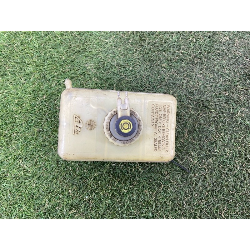 Бачок тормозной жидкости (тормозная система) BMW 3-series E36 34321162263