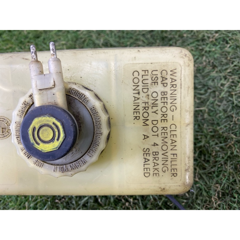 Бачок тормозной жидкости (тормозная система) BMW 3-series E36 34321162263