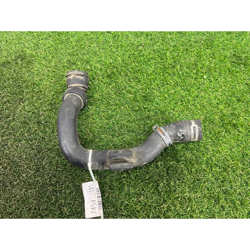 Патрубок (система охлаждения) Volkswagen Passat B5 2003 1.9 TDI 8D0121101AD