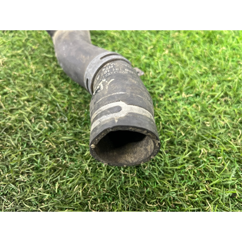 Патрубок (система охлаждения) Volkswagen Passat B5 2003 1.9 TDI 8D0121101AD