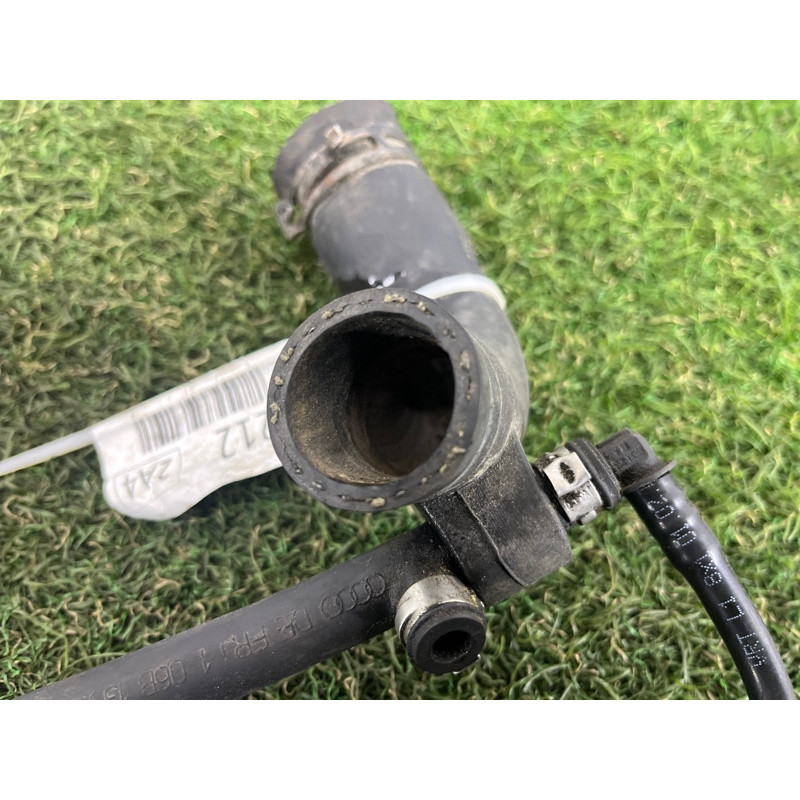 Патрубок (система охлаждения) AUDI A4 B6 2003 1.8 BFB 06B121101A