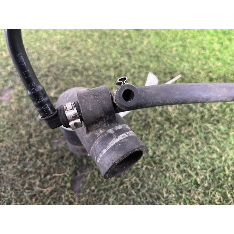 Патрубок (система охлаждения) AUDI A4 B6 2003 1.8 BFB 06B121101A