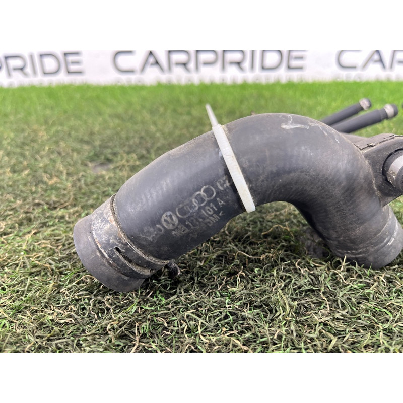 Патрубок (система охлаждения) AUDI A4 B6 2003 1.8 BFB 06B121101A