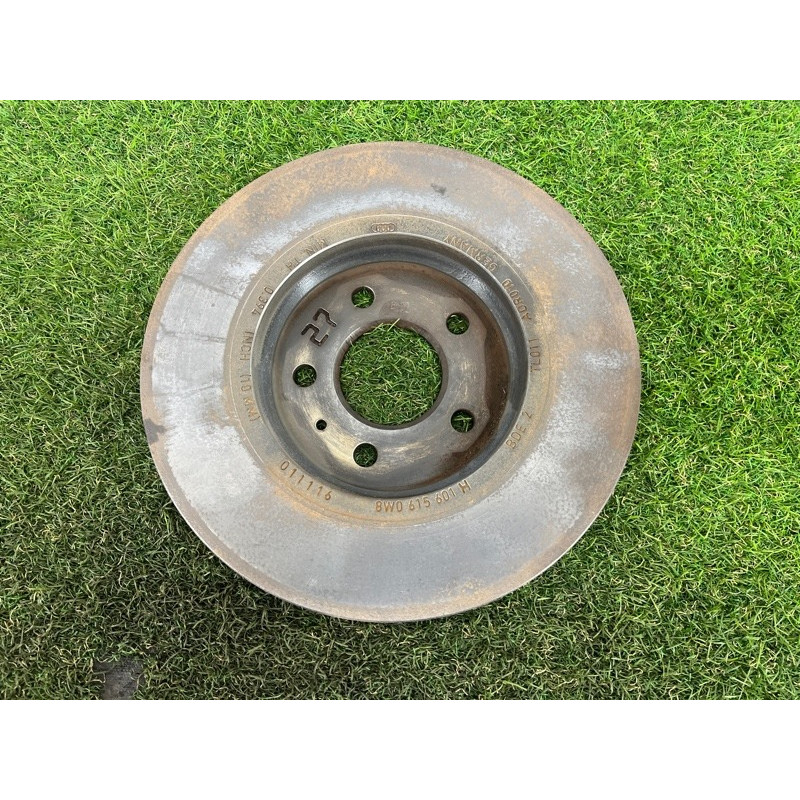 Тормозной диск (тормозная система) AUDI A4 B9 2017 2.0 8W0615601H