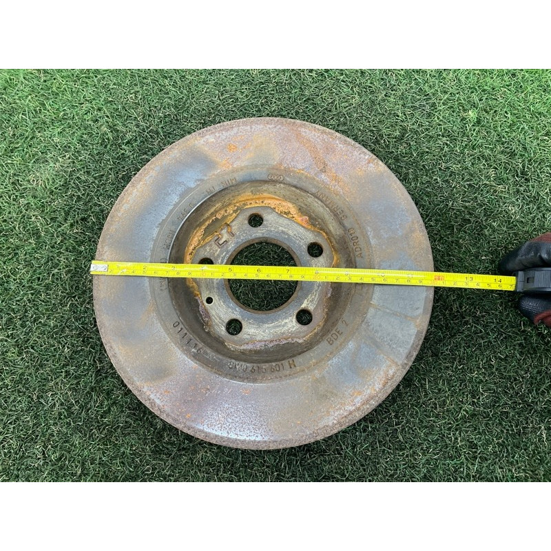 Тормозной диск (тормозная система) AUDI A4 B9 2017 2.0 8W0615601H