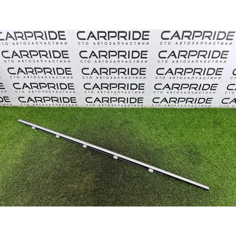 Молдинг стекла (кузов и элементы) Hyundai Ioniq AE 2019 Electro 82220G2010