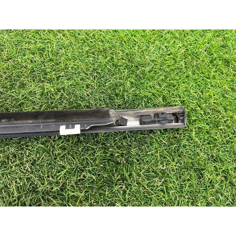 Молдинг стекла (кузов и элементы) Hyundai Ioniq AE 2019 Electro 82220G2010