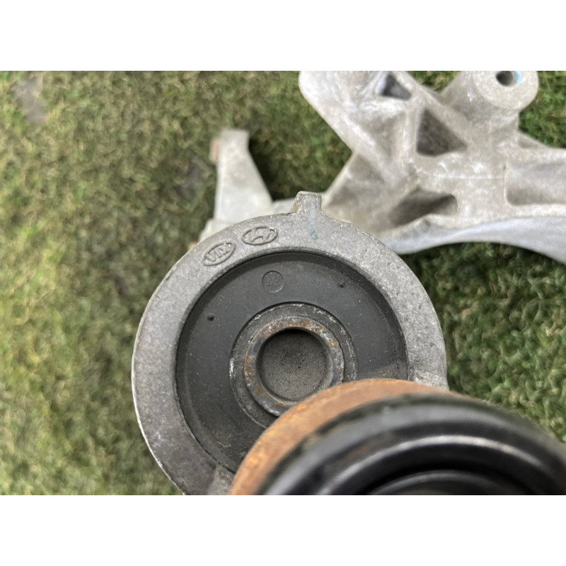 Кронштейн генератора (кронштейны двигателя) Hyundai Santa Fe TM 2019 2.4GDI 252802GGC4