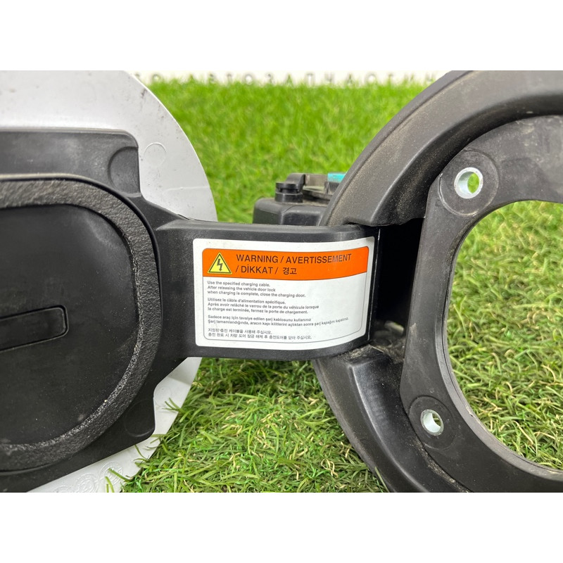 Лючок разъёма зарядки (кузов и элементы) Hyundai Ioniq AE 2021 1.6 Hybrid 81596G7001