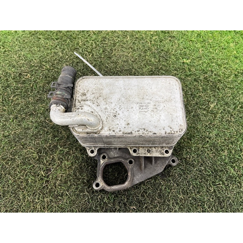 Теплообмінник масляного фільтра (двигун та елементи) Volkswagen Touareg II NF 2013 3.0 059117021R