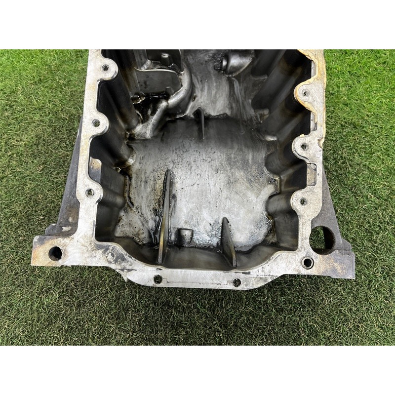 Поддон двигателя (двигатель и элементы) Volkswagen Amarok 2H 2012 2.0 03L103603M