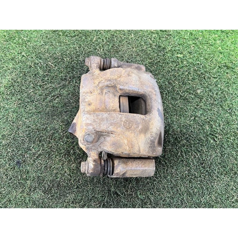 Суппорт тормозной (тормозная система) Volkswagen Amarok 2H 2012 2.0 2H0615124A