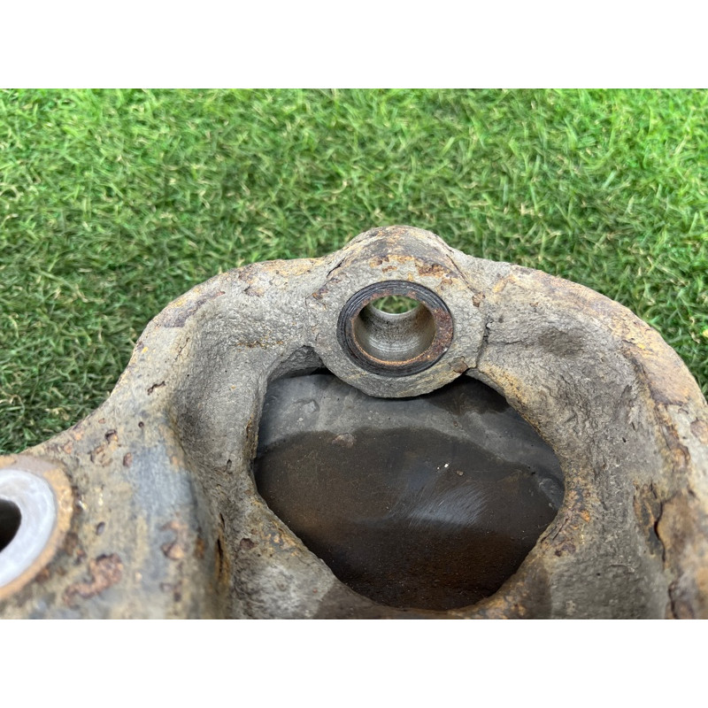 Поворотный кулак (подвеска) Volkswagen Amarok 2H 2012 2.0 2H0407257D