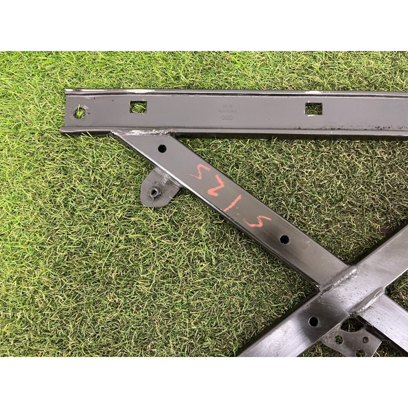 Распорка переднего подрамника (подвеска) AUDI Q5 8R 2012 3.2 CALB 8T1399345J