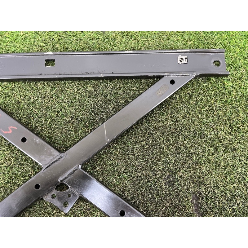 Распорка переднего подрамника (подвеска) AUDI Q5 8R 2012 3.2 CALB 8T1399345J