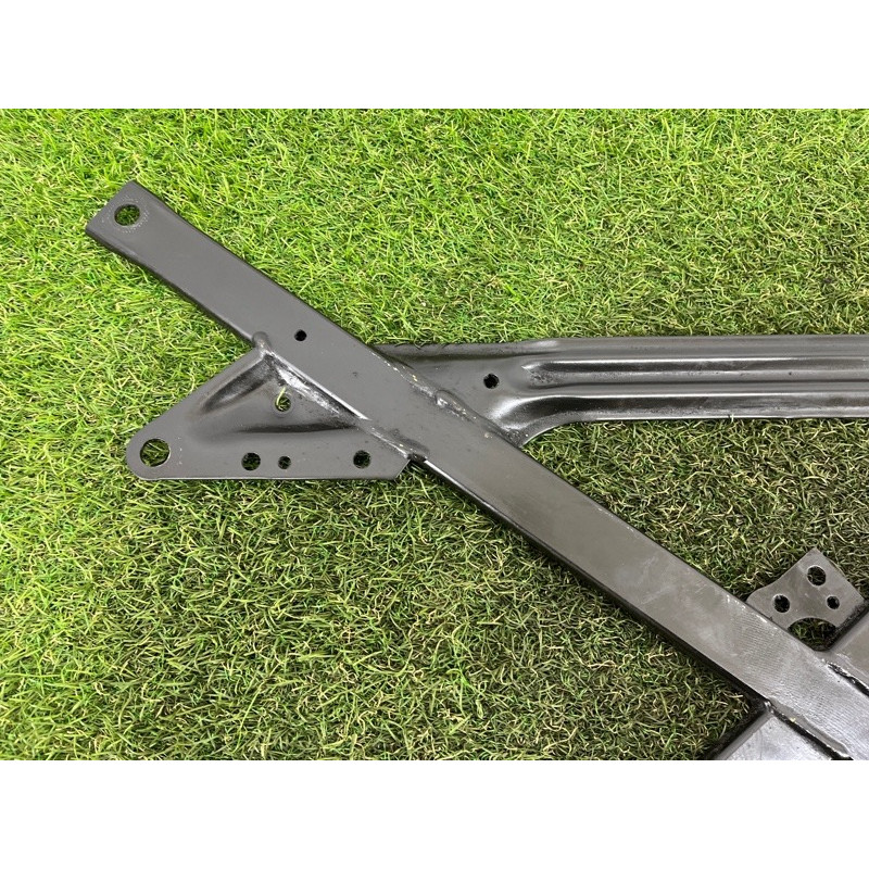 Распорка переднего подрамника (подвеска) AUDI Q5 8R 2012 3.2 CALB 8T1399345J