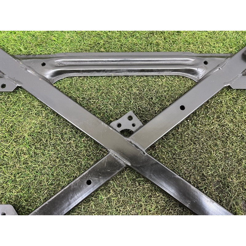 Распорка переднего подрамника (подвеска) AUDI Q5 8R 2012 3.2 CALB 8T1399345J