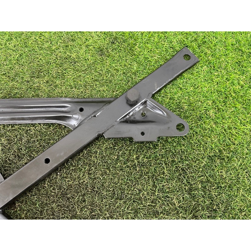 Распорка переднего подрамника (подвеска) AUDI Q5 8R 2012 3.2 CALB 8T1399345J