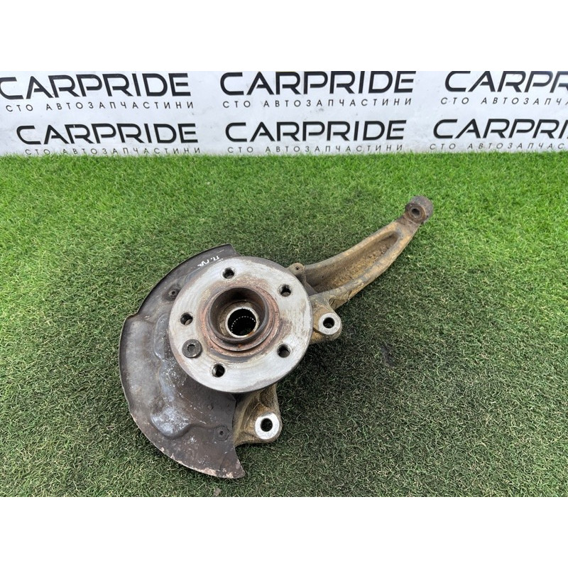 Поворотный кулак (подвеска) Volkswagen Amarok 2H 2012 2.0 2H0407258D