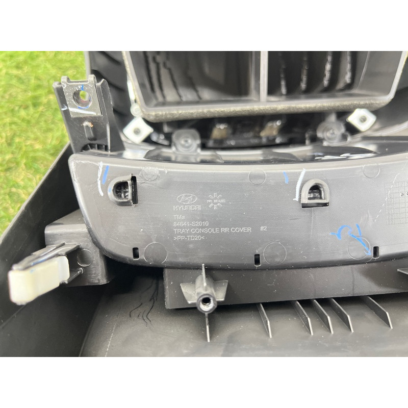 Накладка центральной консоли (салон) Hyundai Santa Fe TM 2019 2.4GDI 84640S2000NNB