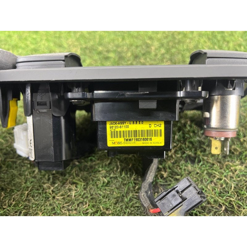 Гнездо USB/AUX (электрика) Hyundai Santa Fe TM 2019 2.4GDI 84630S20204X