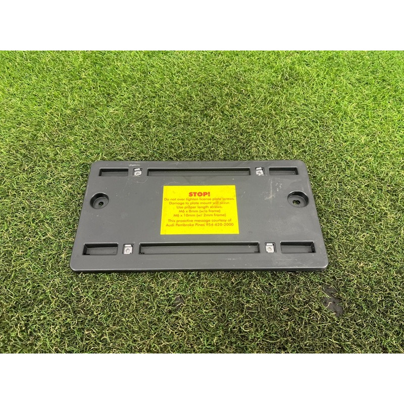 Площадка номерного знака (кузов и элементы) AUDI A3 8V 2018 2.0 CZRA 8V5827113B9B9