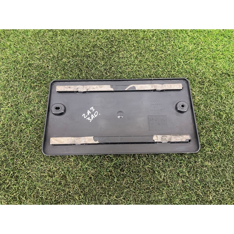 Площадка номерного знака (кузов и элементы) AUDI A3 8V 2018 2.0 CZRA 8V5827113B9B9