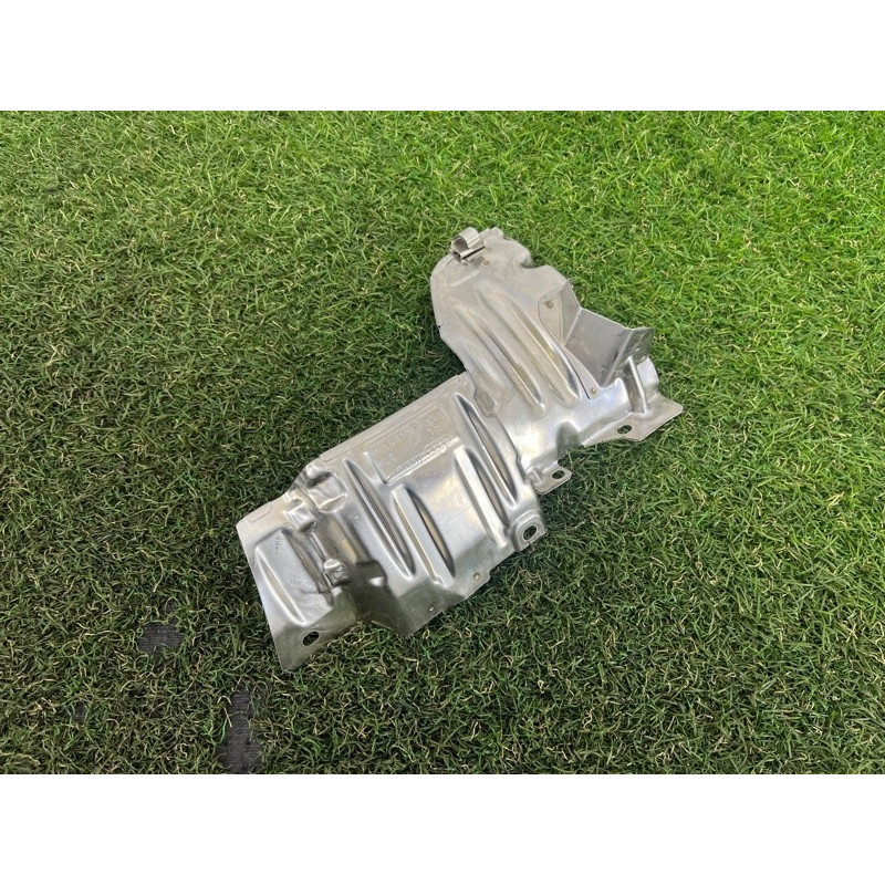 Защита турбины (выпускная система) AUDI A3 8V 2018 2.0 CZRA 06K129596C