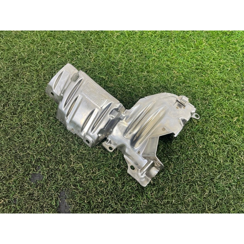 Защита турбины (выпускная система) AUDI A3 8V 2018 2.0 CZRA 06K129596C