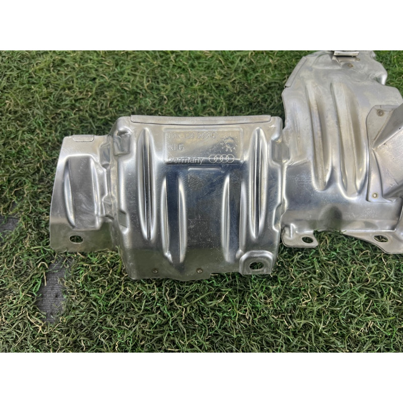 Защита турбины (выпускная система) AUDI A3 8V 2018 2.0 CZRA 06K129596C