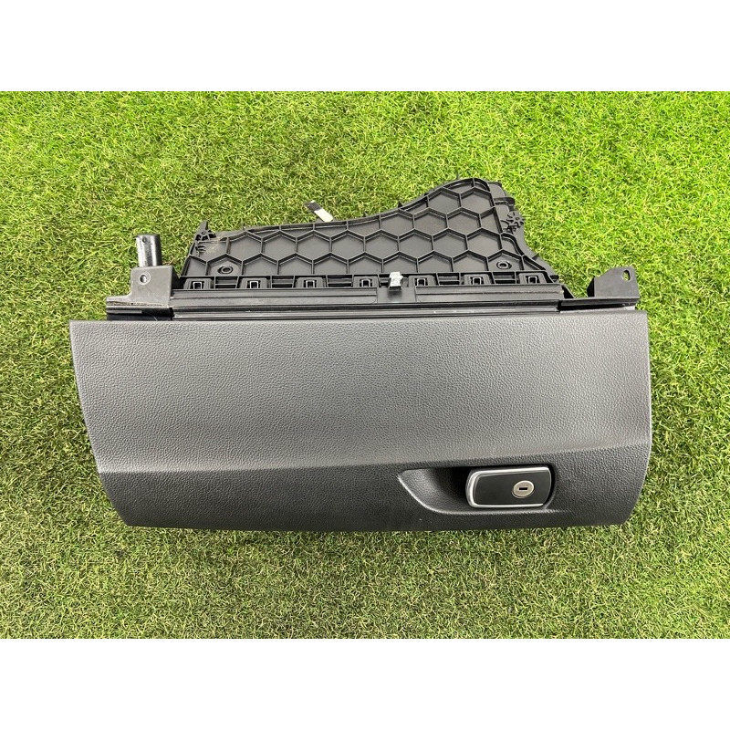 Бардачок (салон) BMW 2-series F22 2015 2.0 51169232970