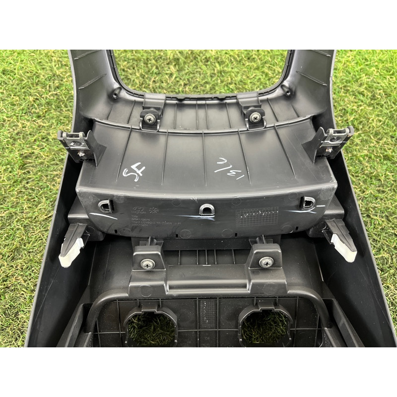 Накладка центральной консоли (салон) Hyundai Santa Fe TM 2019 2.4GDI 84640S2000NNB