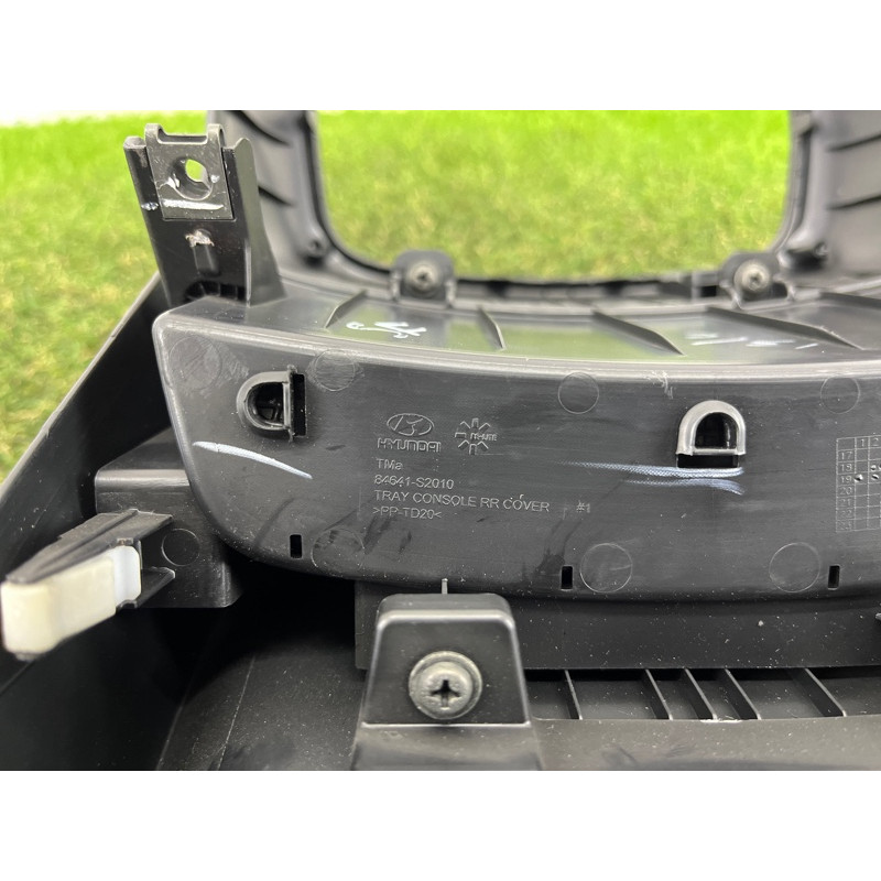 Накладка центральной консоли (салон) Hyundai Santa Fe TM 2019 2.4GDI 84640S2000NNB
