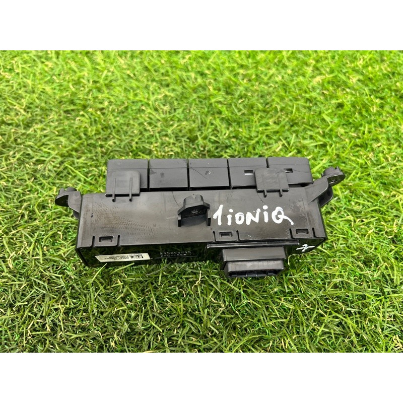 Блок кнопок (электрика / кнопки) Hyundai Ioniq AE 2021 1.6 Hybrid 93350G2KE04X