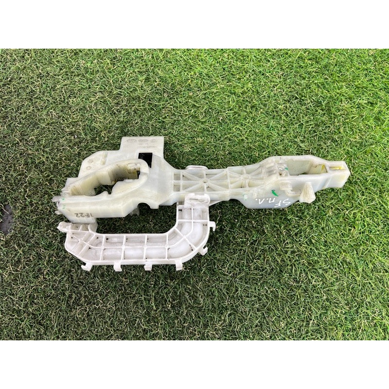 Кронштейн ручки двери (кузов и элементы) Hyundai Ioniq AE 2021 1.6 Hybrid 82655G2700