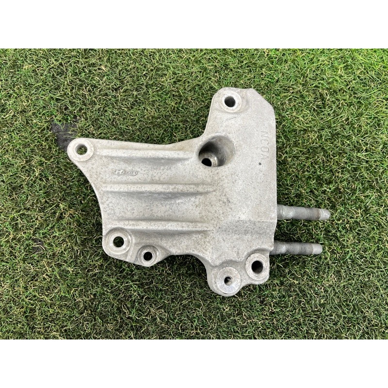 Кронштейн подушки двигателя (кронштейны двигателя) Hyundai Santa Fe TM 2019 2.4GDI 216702GGB1