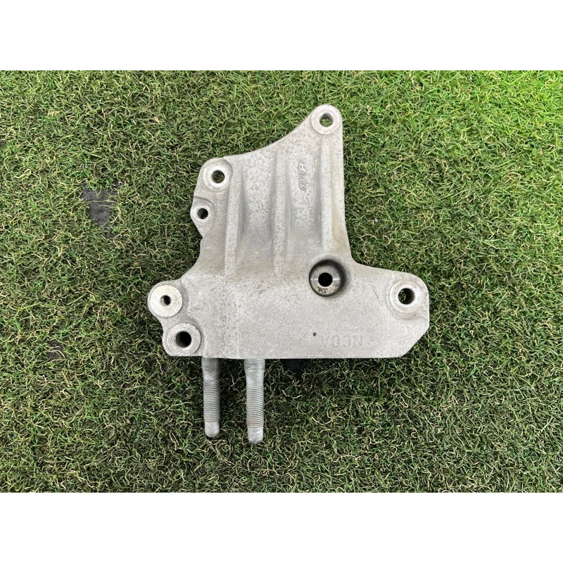 Кронштейн подушки двигателя (кронштейны двигателя) Hyundai Santa Fe TM 2019 2.4GDI 216702GGB1