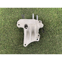 Кріплення подушки двигуна