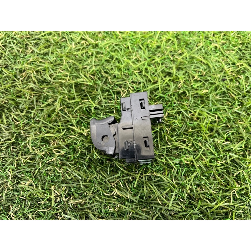 Кнопка склопідйомника (електрика / кнопки) BMW 5-series G30 2017 2.0 B46B20 61319327031