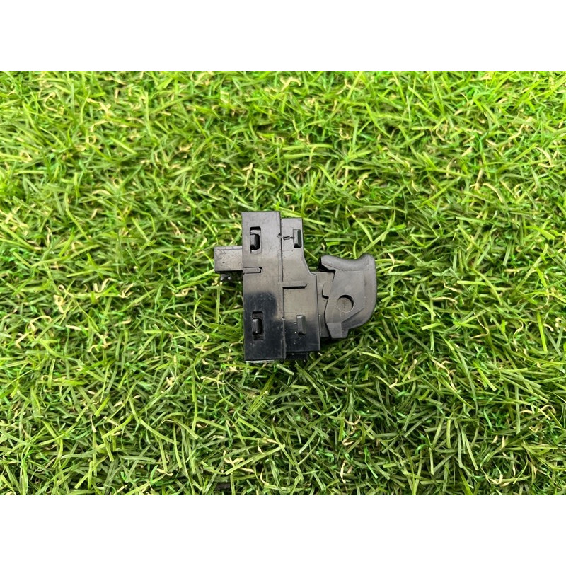 Кнопка стеклоподъемника (электрика / кнопки) BMW 5-series G30 2017 2.0 B46B20 61319327031