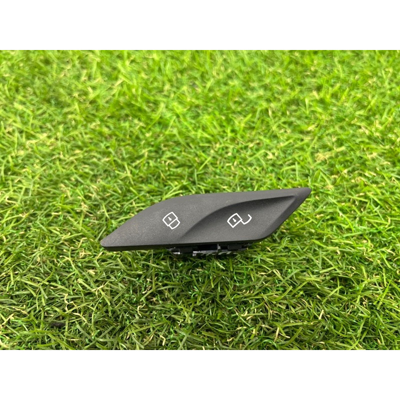 Кнопка блокування центрального замка (електрика / кнопки) BMW 5-series G30 2017 2.0 B46B20 61319860546