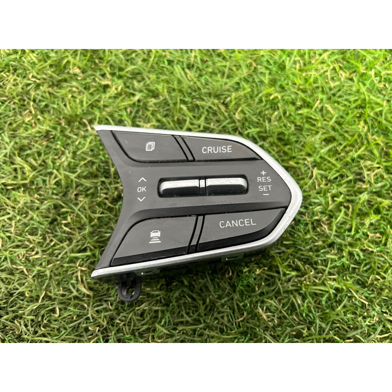 Кнопки керма (електрика / кнопки) Hyundai Santa Fe TM 2019 2.4GDI 96720S1130